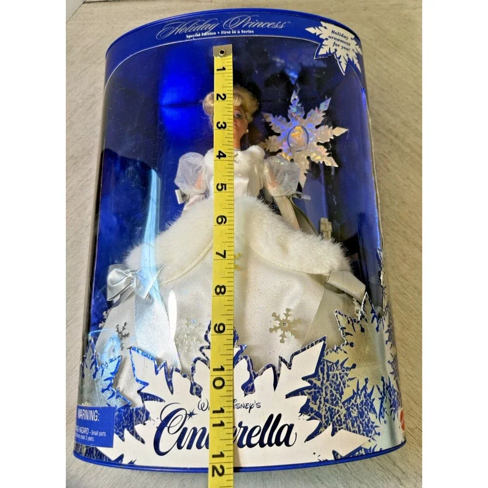 FIRST IN A SERIES Walt Disney's Holiday Princess Cinderella 1996 Barbie Doll NIB